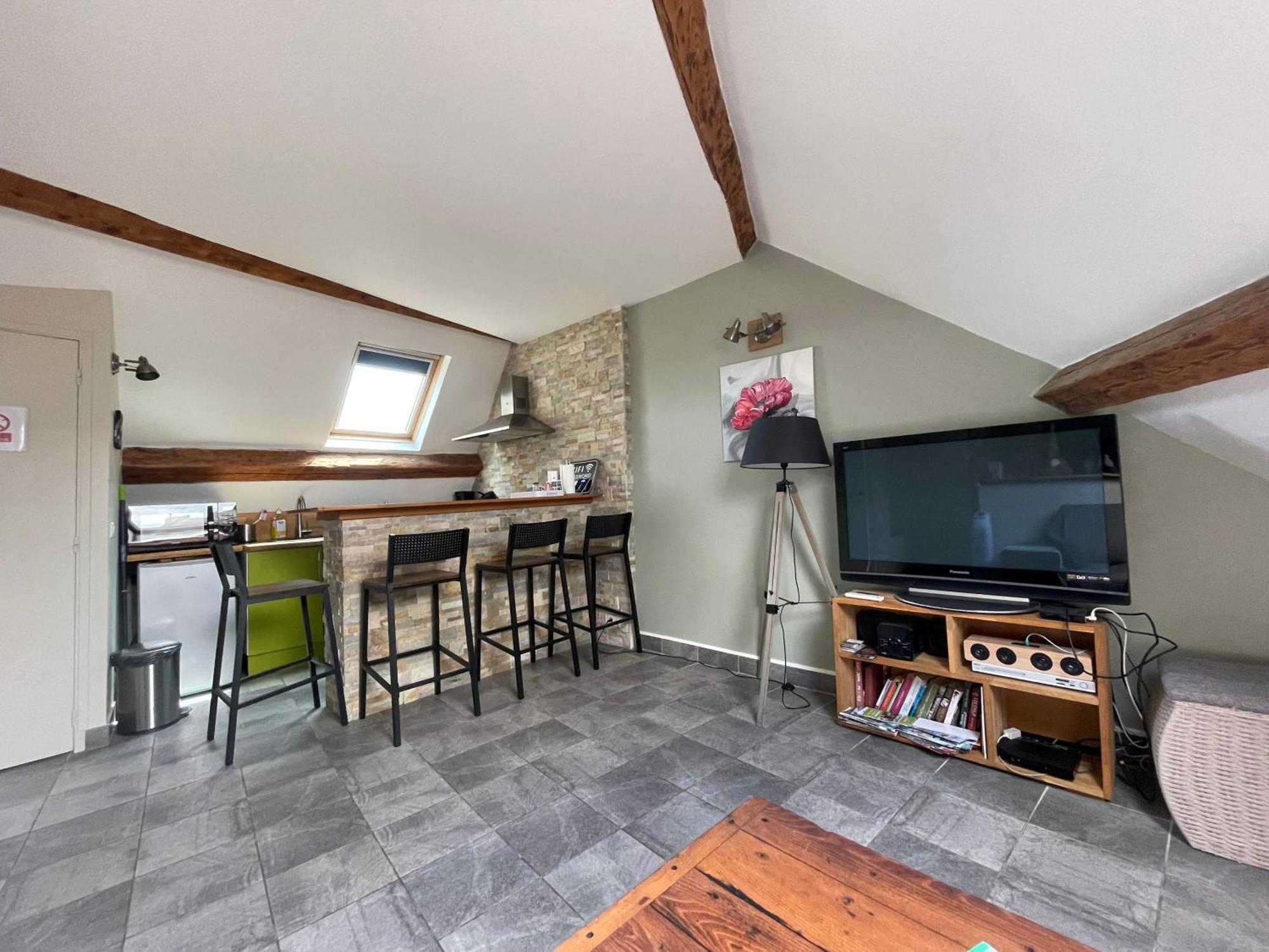 Les Combles De L Aure Grand Studio Cosy Confortable Classe 3 Etoiles Centre Bayeux 2 Mn A Pied Cathedrale Proche Plages Du Debarquement ภายนอก รูปภาพ